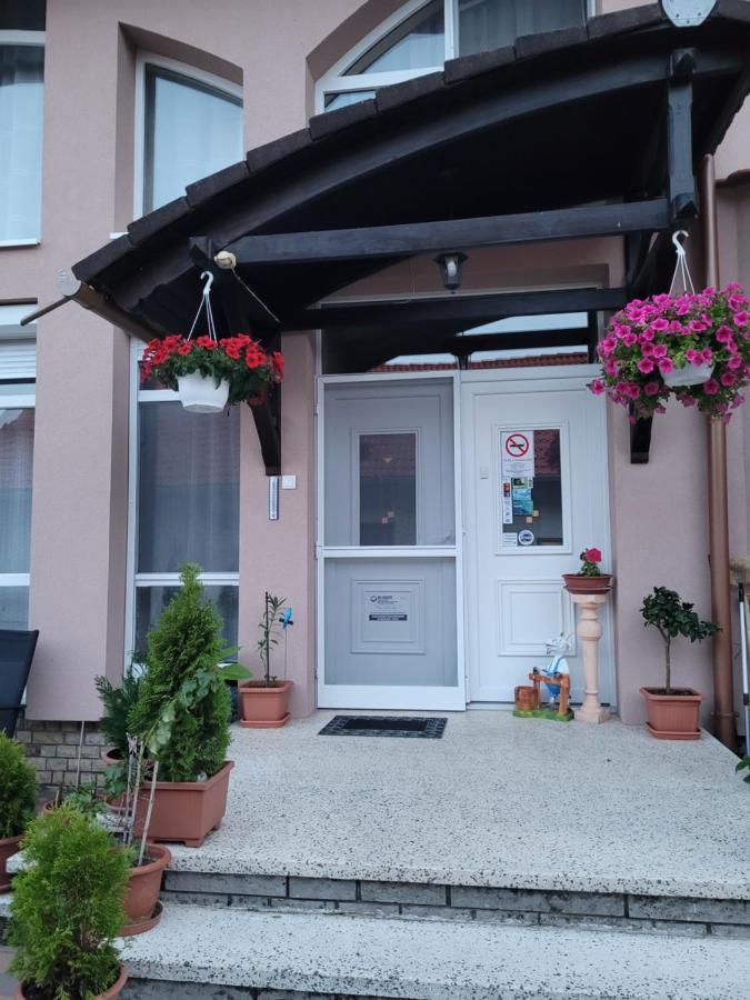 Anda Vendeghaz Hotel Harkány Exterior photo